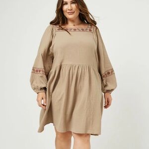 🔥NWT🔥 Hayden Los Angeles 100% Cotton Embroidered Square Neck and Sleeve Dress